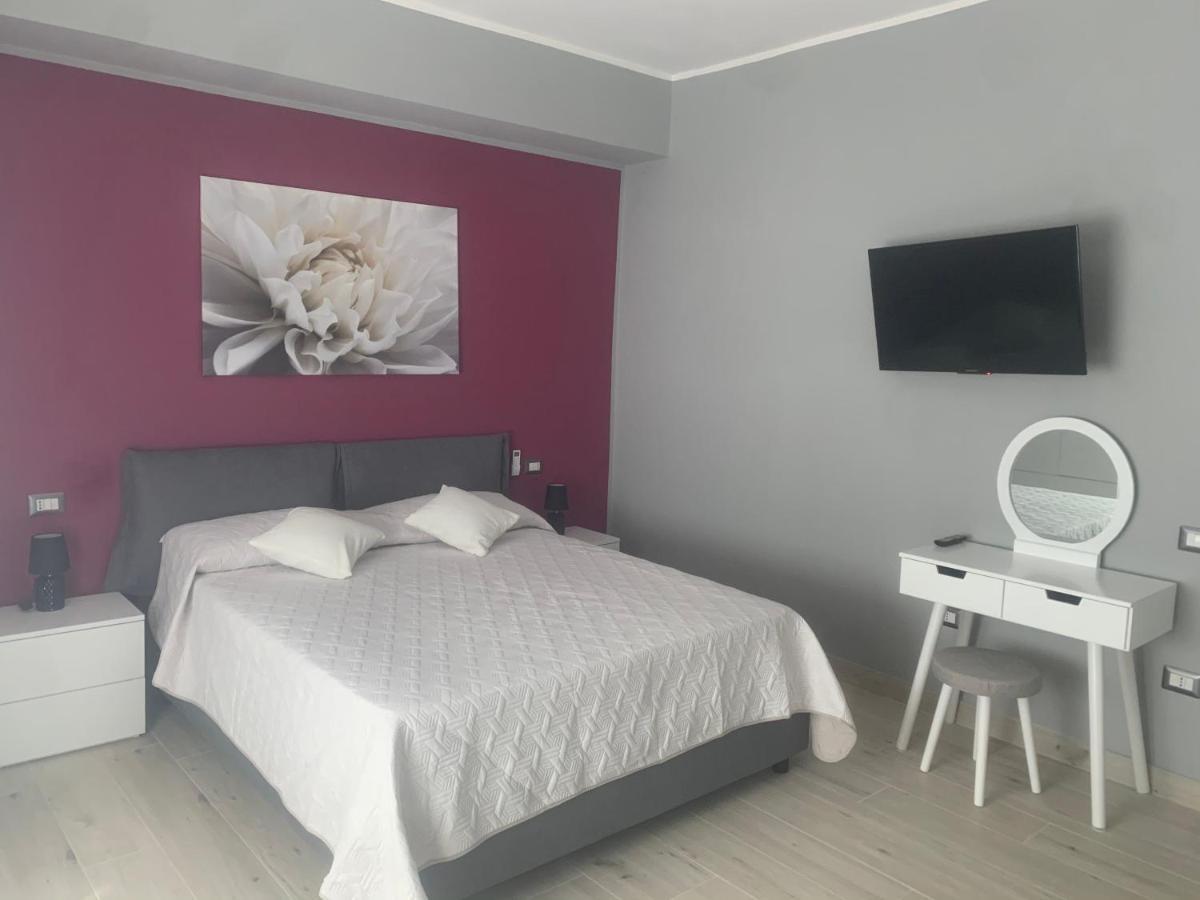 Le Stanze Di Dalia Crotone Exterior foto