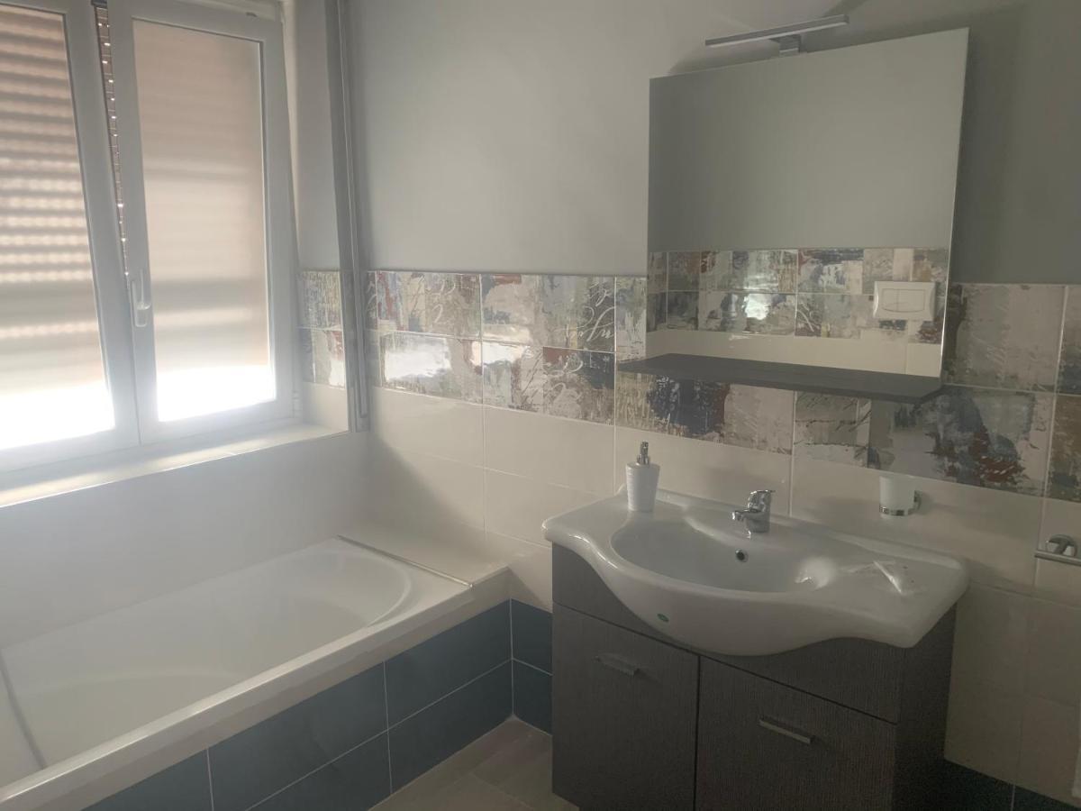 Le Stanze Di Dalia Crotone Exterior foto