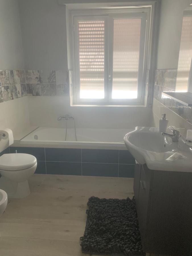 Le Stanze Di Dalia Crotone Exterior foto