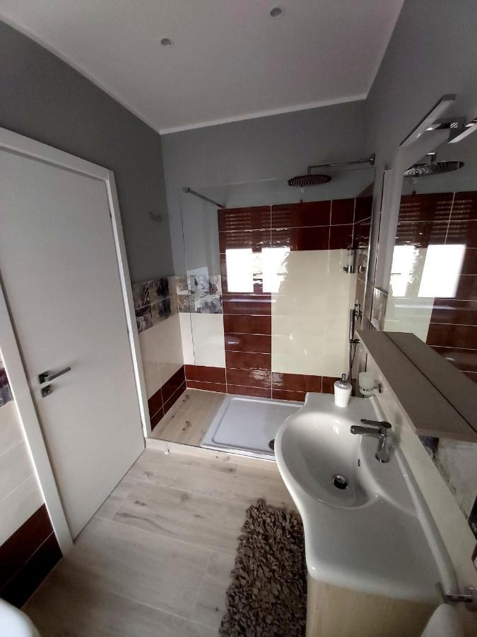 Le Stanze Di Dalia Crotone Exterior foto